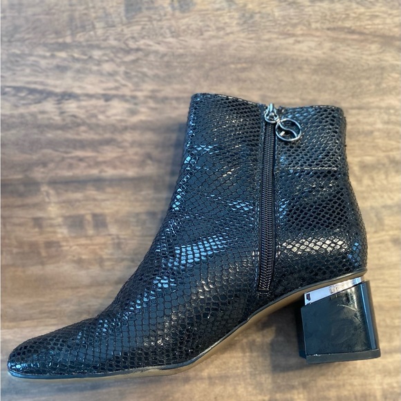 Franco Sarto Women’s Marquee Black Ankle Boot Size 6 - Picture 13 of 15